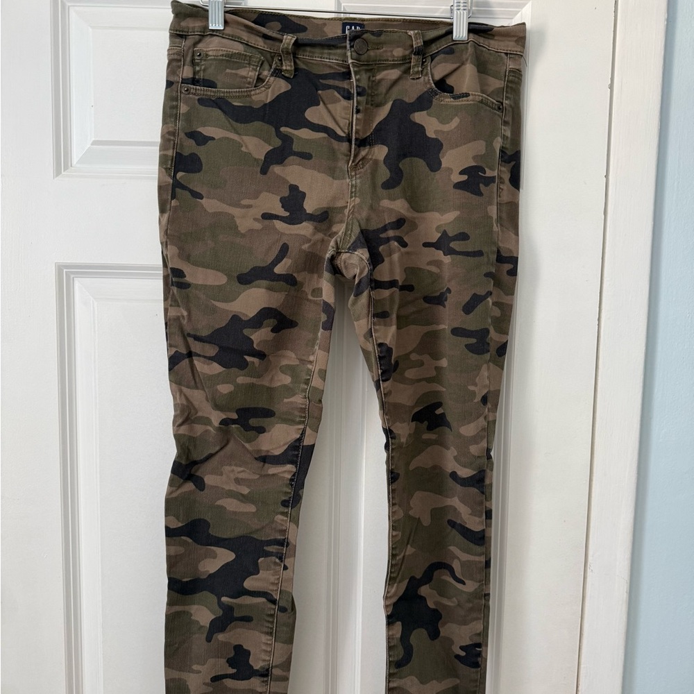 GAP Women’s Skinny Camo Jeans - Olive & Black